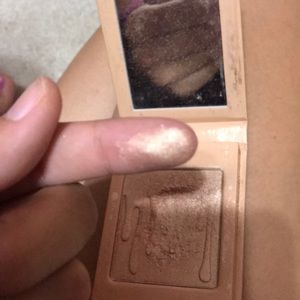 Kylie Cosmetics Makeup - Kylie Jenner Highligher Kylie Cosmetics Makeup - Kylie Jenner Highligher